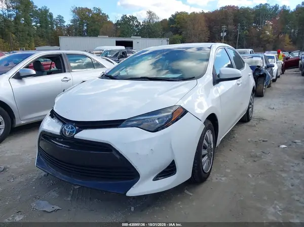 5YFBURHE0HP717923 2017 TOYOTA COROLLA - Image 2