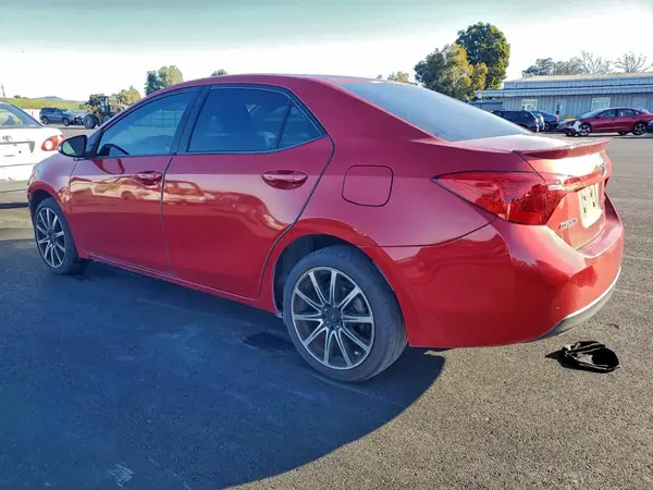 5YFBURHE0HP718375 2017 TOYOTA COROLLA - Image 2
