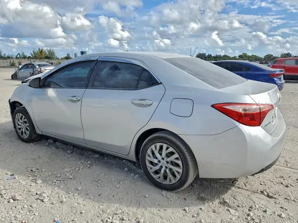 5YFBURHE0HP719610 2017 TOYOTA COROLLA - Image 2