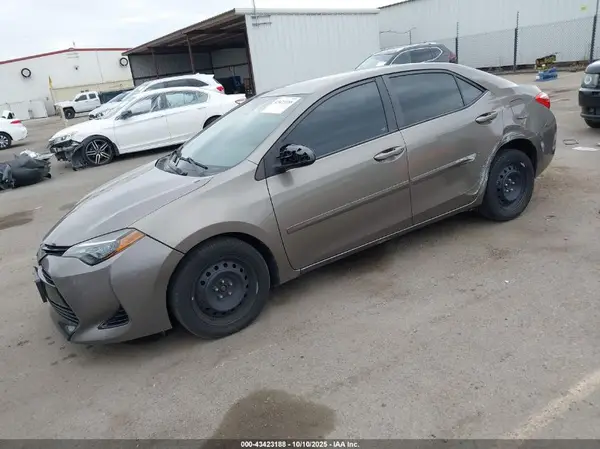 5YFBURHE0HP720630 2017 TOYOTA COROLLA - Image 2