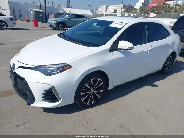 5YFBURHE0HP722586 2017 TOYOTA COROLLA - Image 2