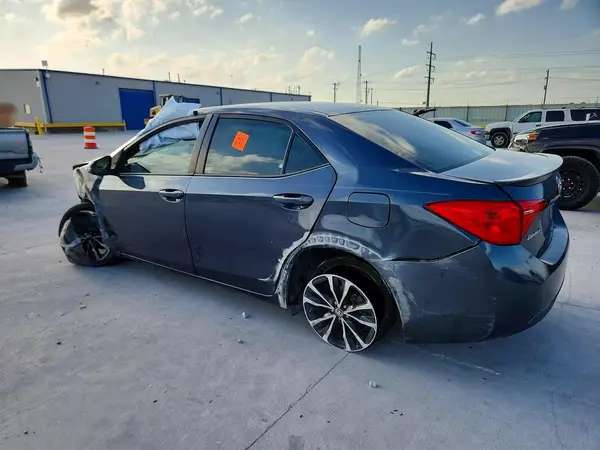 5YFBURHE0HP726282 2017 TOYOTA COROLLA - Image 2