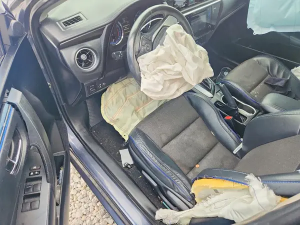 5YFBURHE0HP726282 2017 TOYOTA COROLLA - Image 8