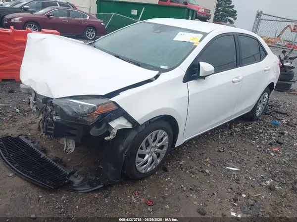 5YFBURHE0HP729554 2017 TOYOTA COROLLA - Image 2