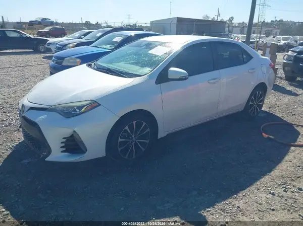 5YFBURHE0HP730364 2017 TOYOTA COROLLA - Image 2