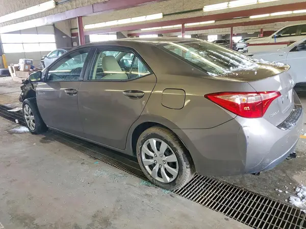 5YFBURHE0HP731224 2017 TOYOTA COROLLA - Image 2