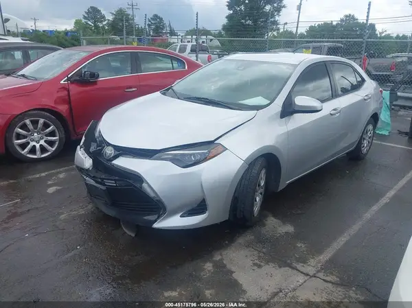 5YFBURHE0HP733877 2017 TOYOTA COROLLA - Image 2
