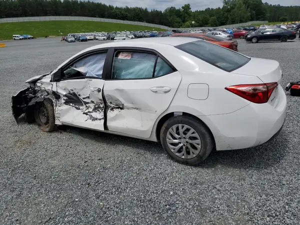 5YFBURHE0HP735208 2017 TOYOTA COROLLA - Image 2