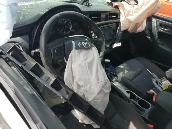 5YFBURHE0HP735208 2017 TOYOTA COROLLA - Image 8