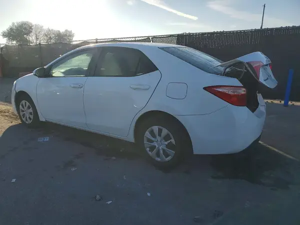 5YFBURHE0HP736956 2017 TOYOTA COROLLA - Image 2