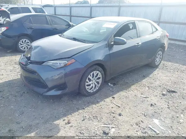 5YFBURHE0HP737833 2017 TOYOTA COROLLA - Image 2