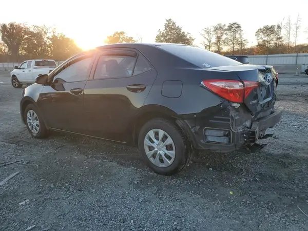5YFBURHE0JP738082 2018 TOYOTA COROLLA - Image 2