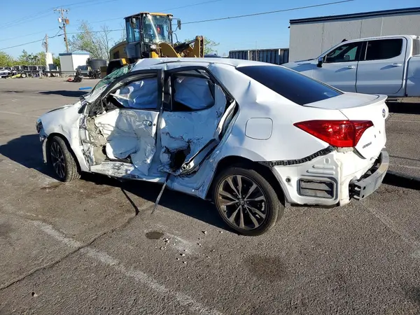 5YFBURHE0JP740933 2018 TOYOTA COROLLA - Image 2