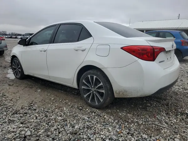 5YFBURHE0JP745503 2018 TOYOTA COROLLA - Image 2