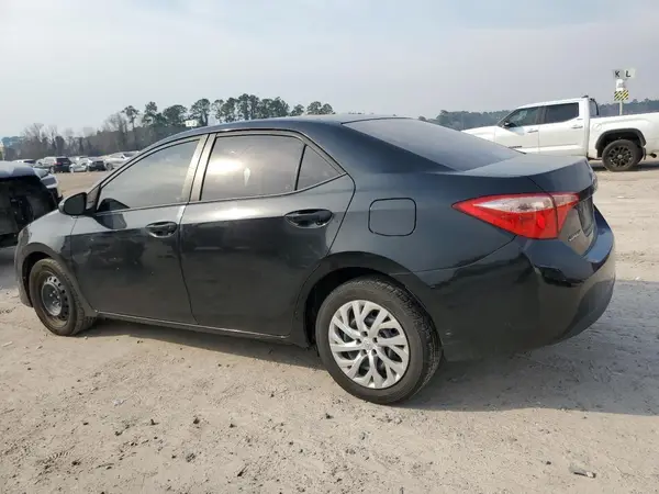 5YFBURHE0JP746845 2018 TOYOTA COROLLA - Image 2