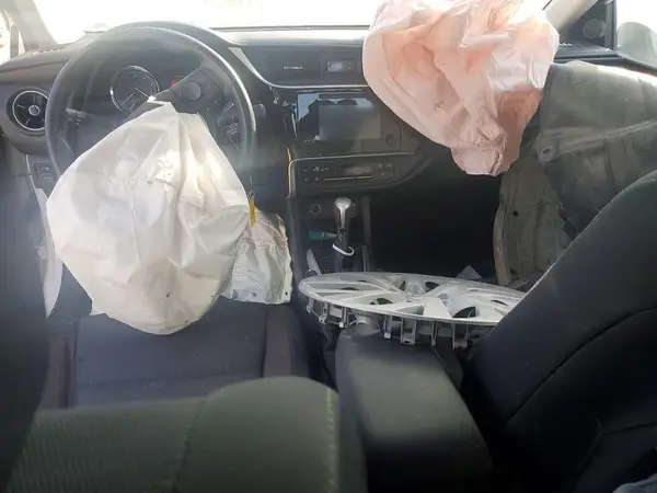 5YFBURHE0JP746960 2018 TOYOTA COROLLA - Image 8