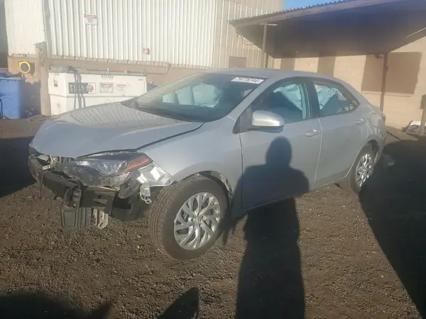 5YFBURHE0JP751673 2018 TOYOTA COROLLA - Image 1
