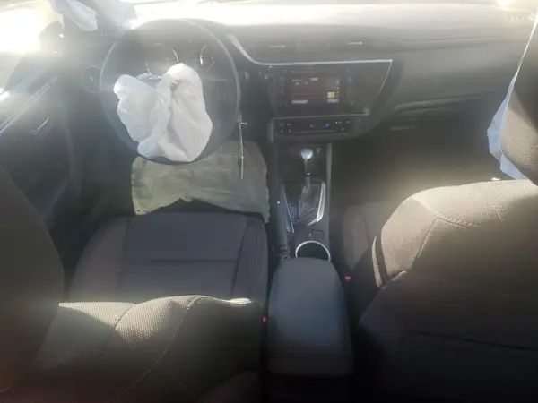 5YFBURHE0JP751673 2018 TOYOTA COROLLA - Image 8