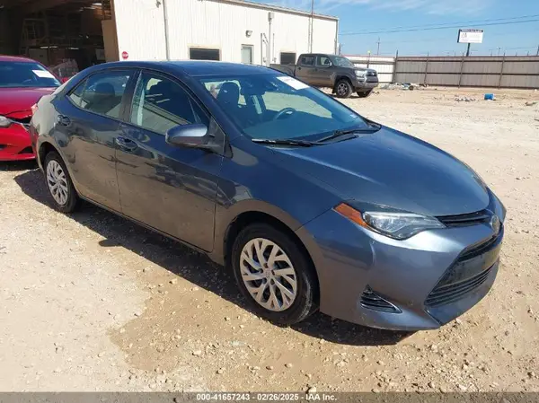 5YFBURHE0JP753388 2018 TOYOTA COROLLA - Image 1