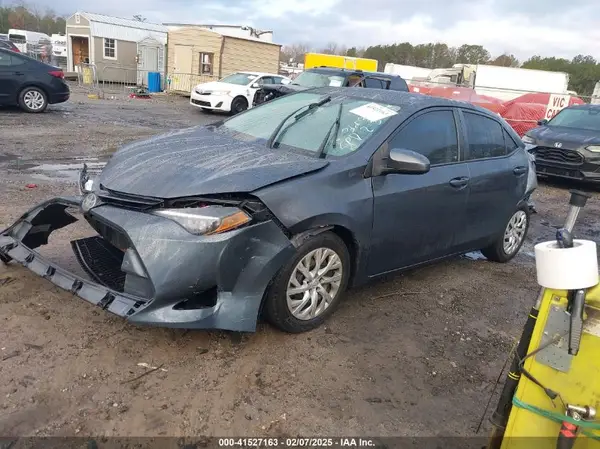 5YFBURHE0JP753603 2018 TOYOTA COROLLA - Image 2