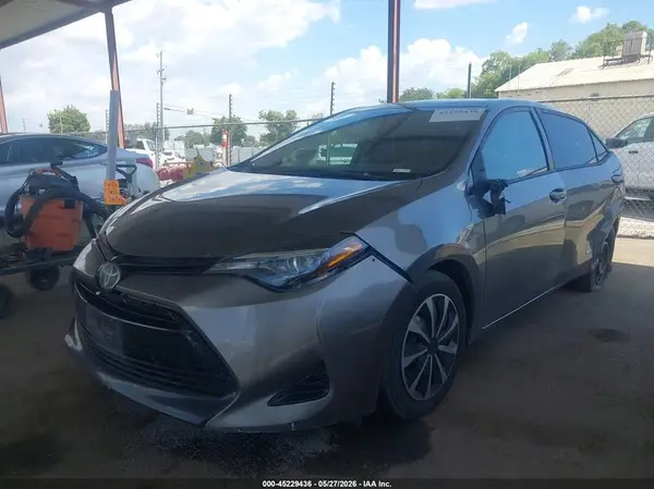 5YFBURHE0JP755545 2018 TOYOTA COROLLA - Image 2