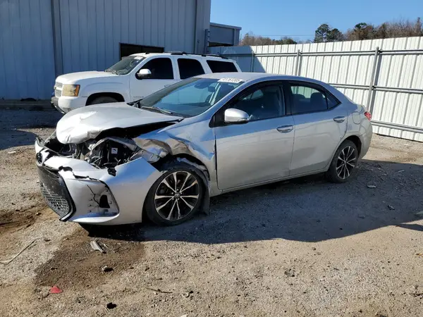 5YFBURHE0JP758347 2018 TOYOTA COROLLA - Image 1