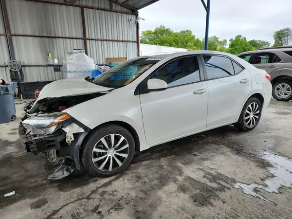 5YFBURHE0JP758395 2018 TOYOTA COROLLA - Image 1