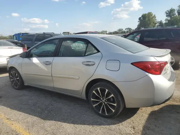 5YFBURHE0JP758459 2018 TOYOTA COROLLA - Image 2