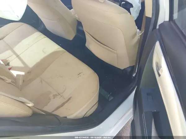 5YFBURHE0JP758512 2018 TOYOTA COROLLA - Image 8