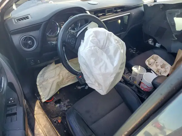 5YFBURHE0JP759921 2018 TOYOTA COROLLA - Image 8