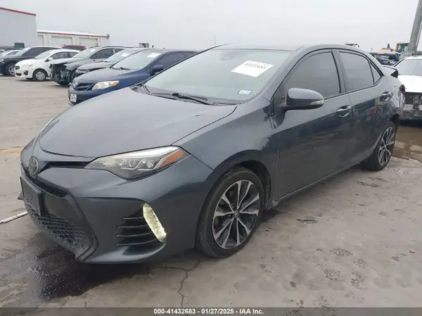 5YFBURHE0JP759983 2018 TOYOTA COROLLA - Image 2