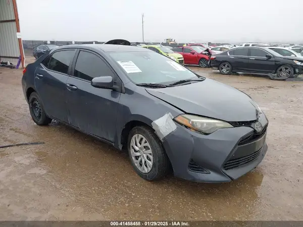 5YFBURHE0JP763113 2018 TOYOTA COROLLA - Image 1