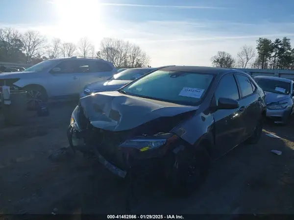 5YFBURHE0JP763404 2018 TOYOTA COROLLA - Image 2