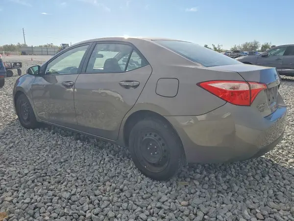 5YFBURHE0JP763449 2018 TOYOTA COROLLA - Image 2