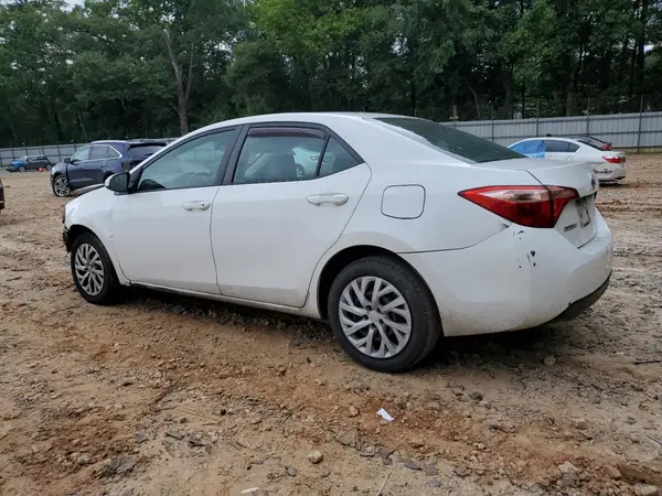 5YFBURHE0JP763466 2018 TOYOTA COROLLA - Image 2