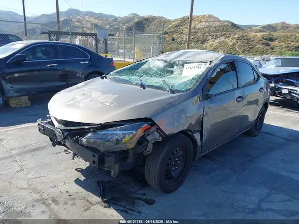 5YFBURHE0JP766156 2018 TOYOTA COROLLA - Image 2