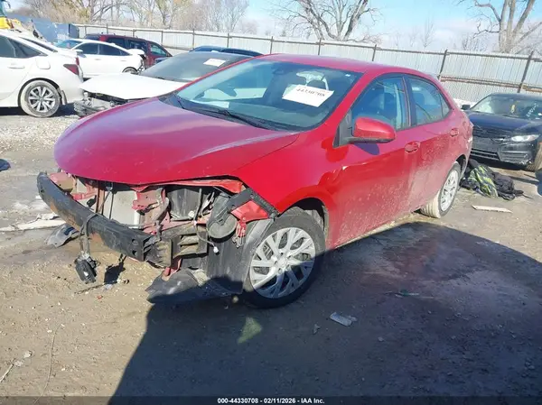 5YFBURHE0JP767517 2018 TOYOTA COROLLA - Image 2