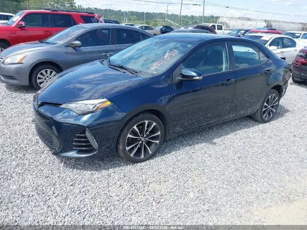 5YFBURHE0JP768070 2018 TOYOTA COROLLA - Image 2