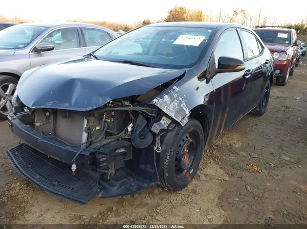 5YFBURHE0JP769381 2018 TOYOTA COROLLA - Image 2