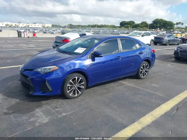5YFBURHE0JP771437 2018 TOYOTA COROLLA - Image 2