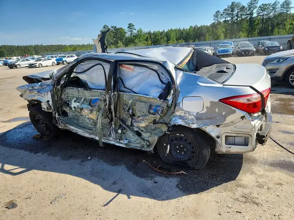 5YFBURHE0JP772006 2018 TOYOTA COROLLA - Image 2