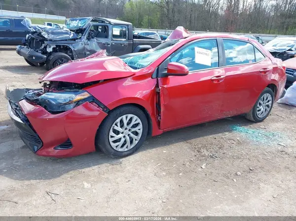 5YFBURHE0JP772216 2018 TOYOTA COROLLA - Image 2