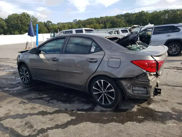 5YFBURHE0JP772278 2018 TOYOTA COROLLA - Image 2