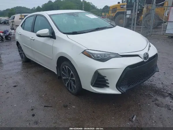 5YFBURHE0JP774483 2018 TOYOTA COROLLA - Image 1
