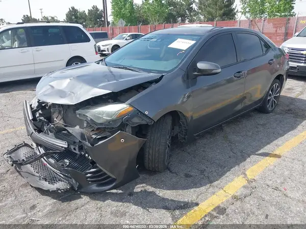 5YFBURHE0JP776296 2018 TOYOTA COROLLA - Image 2