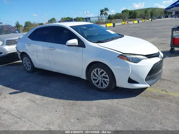 5YFBURHE0JP776735 2018 TOYOTA COROLLA - Image 1