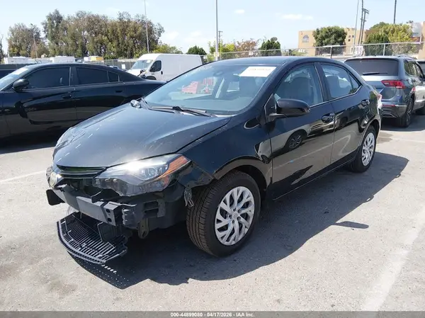 5YFBURHE0JP776959 2018 TOYOTA COROLLA - Image 2