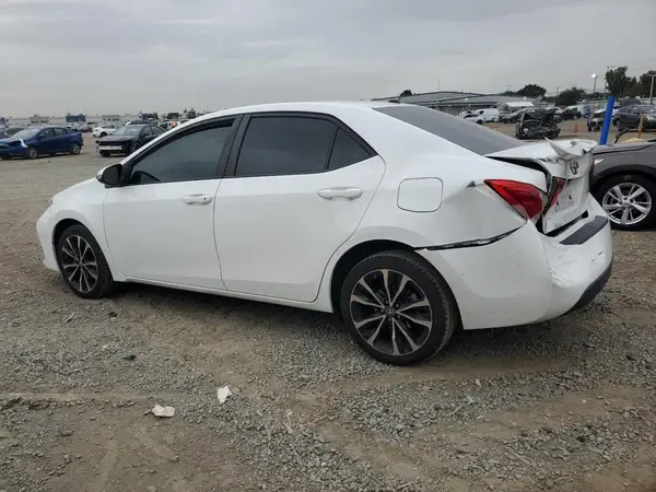 5YFBURHE0JP778808 2018 TOYOTA COROLLA - Image 2