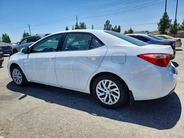 5YFBURHE0JP780378 2018 TOYOTA COROLLA - Image 2