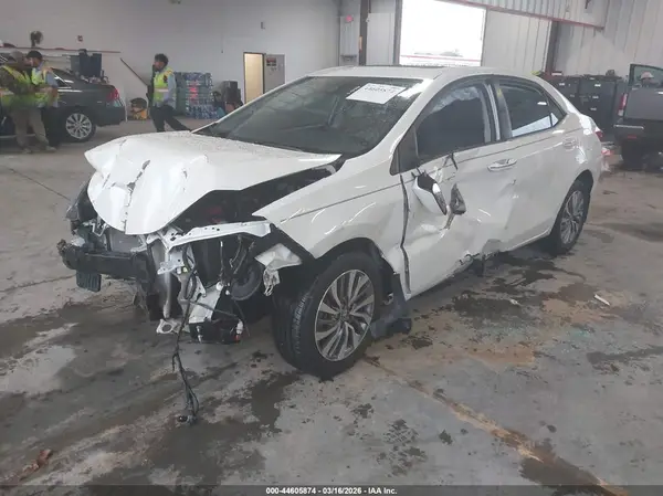 5YFBURHE0JP781630 2018 TOYOTA COROLLA - Image 2
